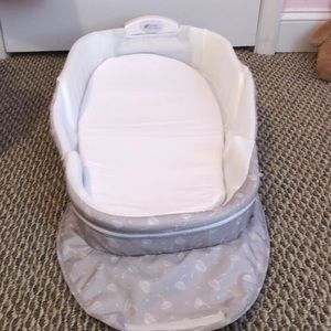 Portable baby nest
